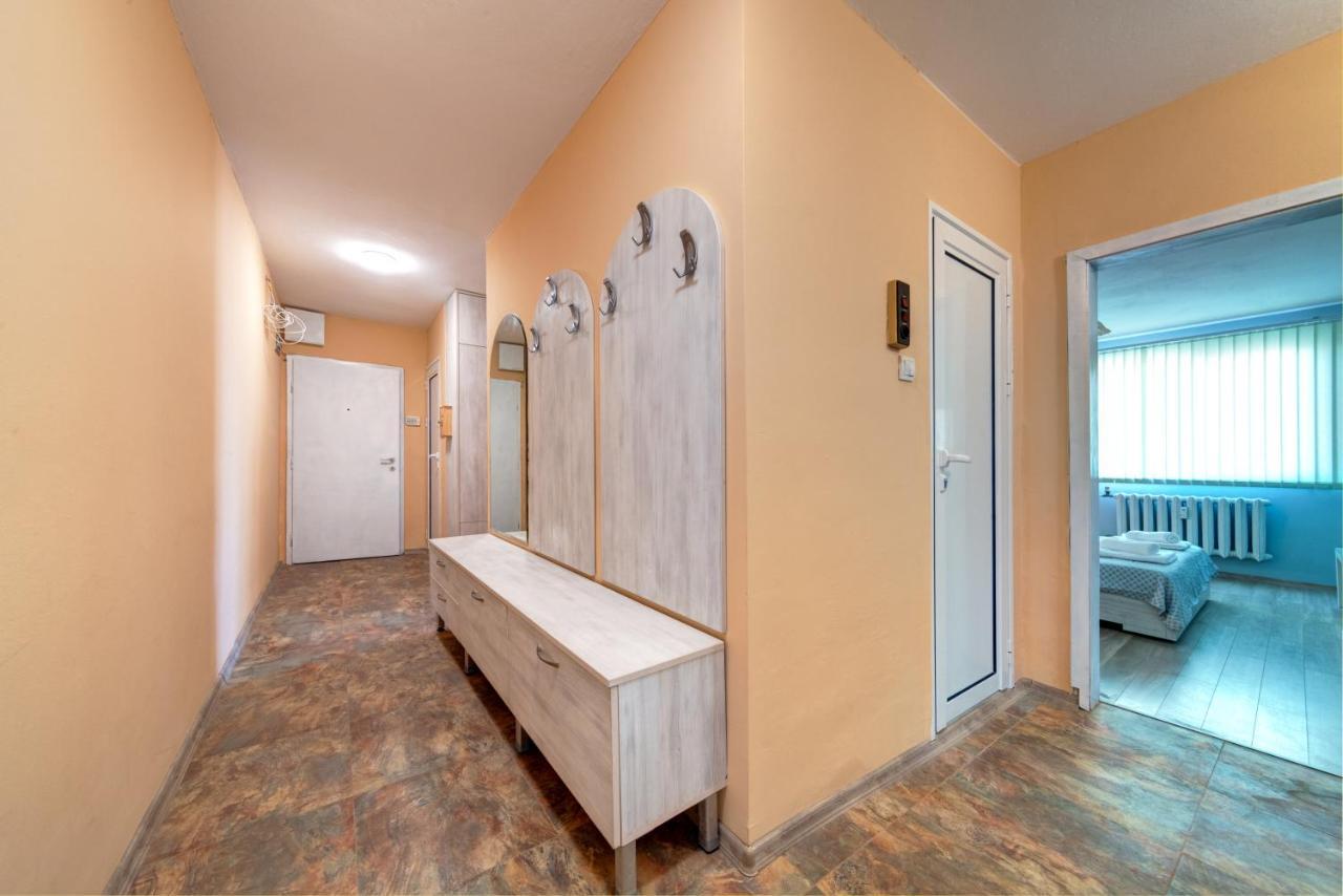 Daisy - 3 Room And Kitchen Apartment In Lazur Burgas Exterior foto